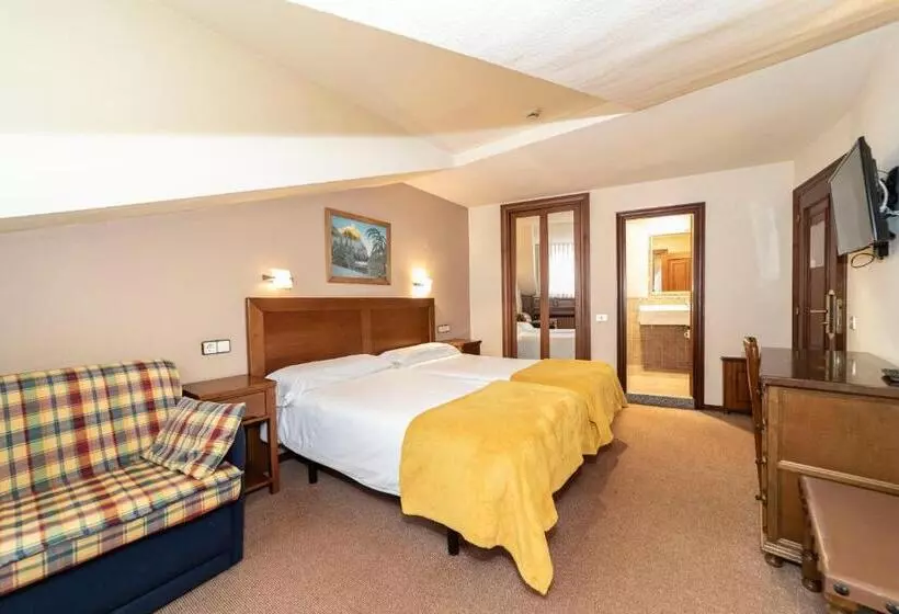 Standard Triple Room, Restaurante De Torres