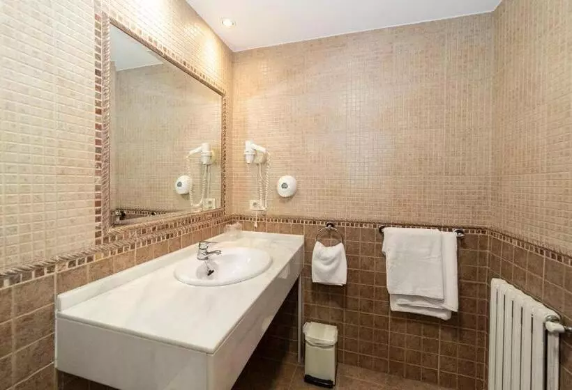 Standard Triple Room, Restaurante De Torres