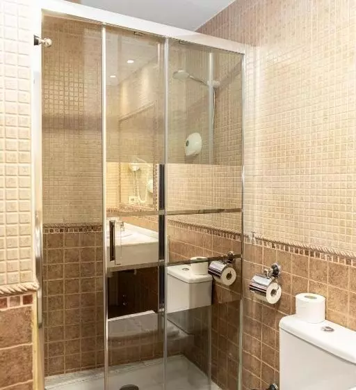 Standard Triple Room, Restaurante De Torres