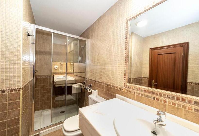 غرفة قياسية ثلاثية, Restaurante De Torres