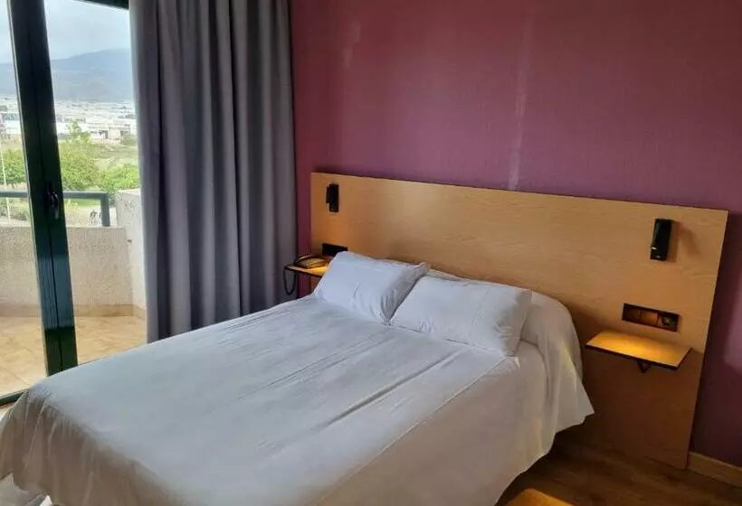 Deluxe Room, Ejido
