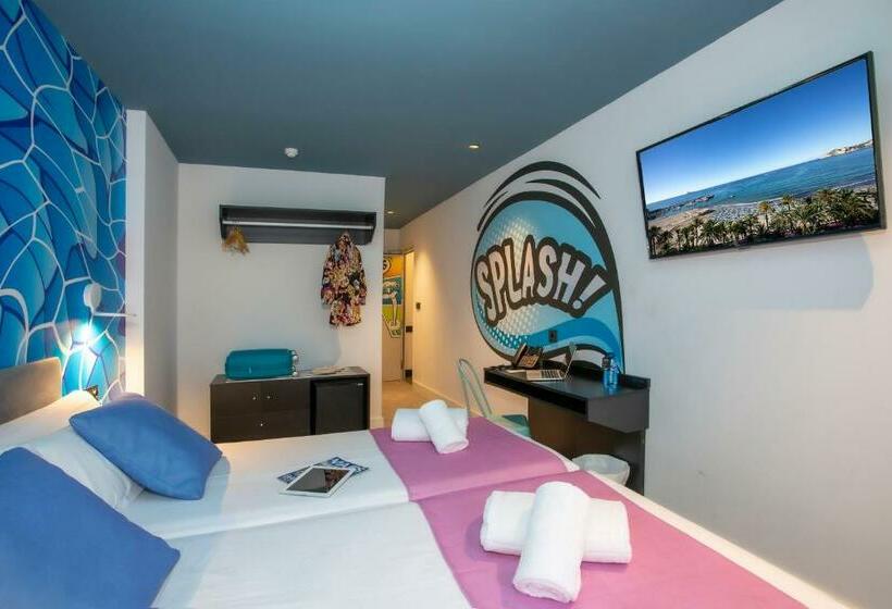 스탠다드 테라스 룸, Casual Pop Art Benidorm