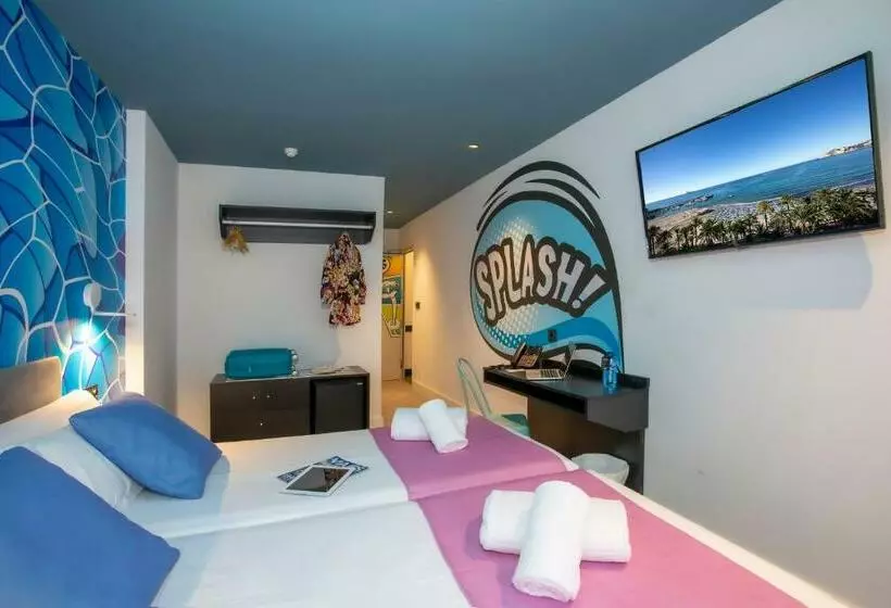 اتاق استاندارد با تراس, Casual Pop Art Benidorm