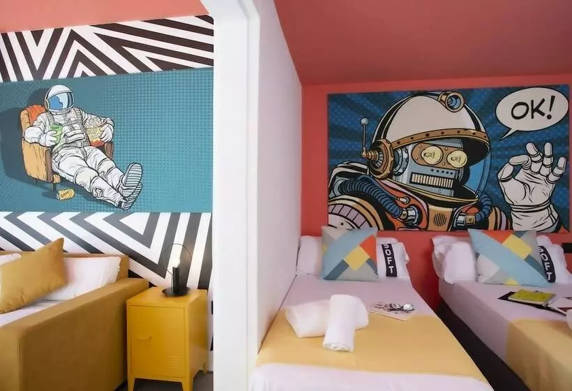 اتاق خانوادگی با چشمانداز دریا, Casual Pop Art Benidorm