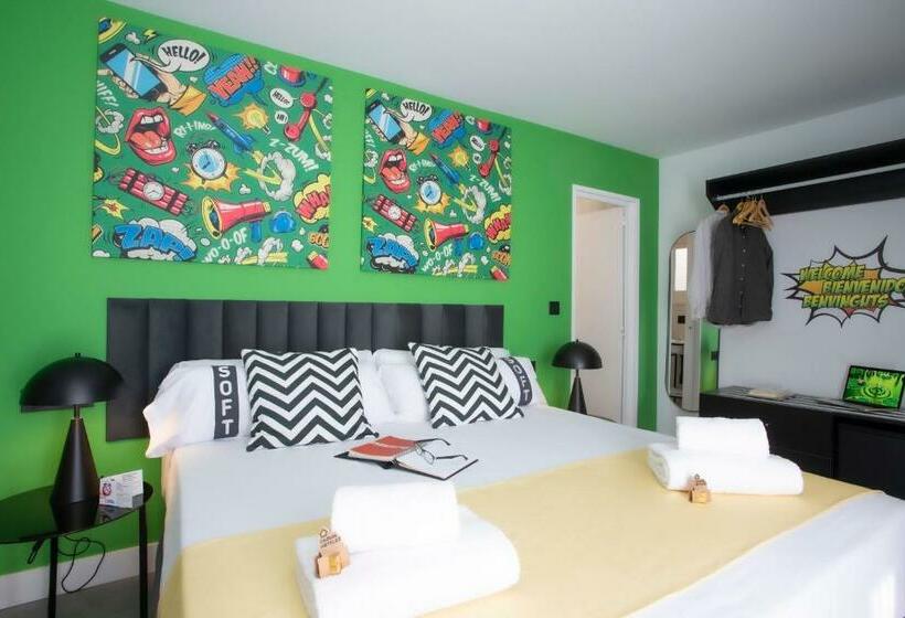 패밀리 룸, Casual Pop Art Benidorm