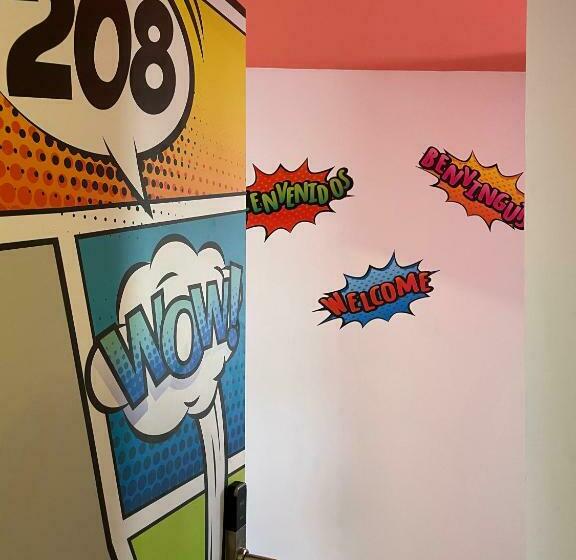 패밀리 룸, Casual Pop Art Benidorm