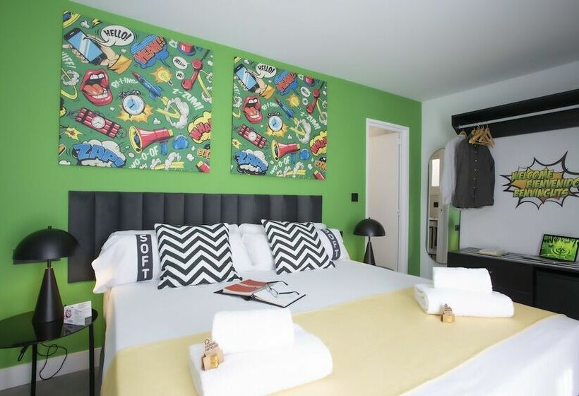 패밀리 룸, Casual Pop Art Benidorm