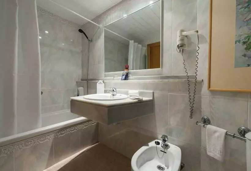 Chambre Standard Individuelle, Exagon Park
