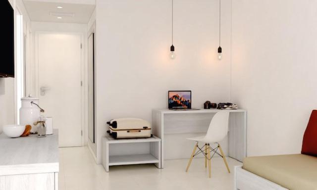 발코니가 있는 스위트, Illot Suites