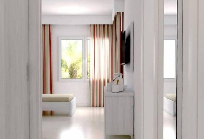 带阳台套房, Illot Suites