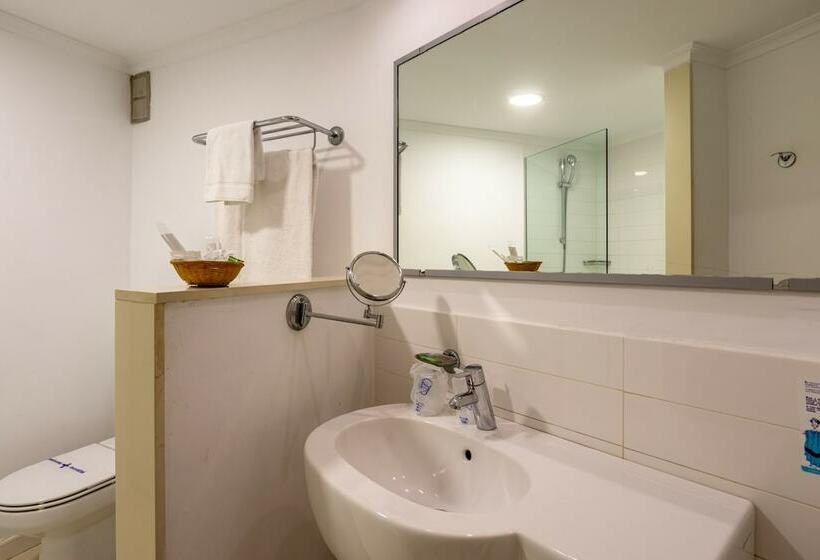 带阳台套房, Illot Suites