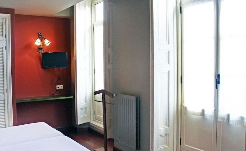 غرفة قياسية, La Colmena