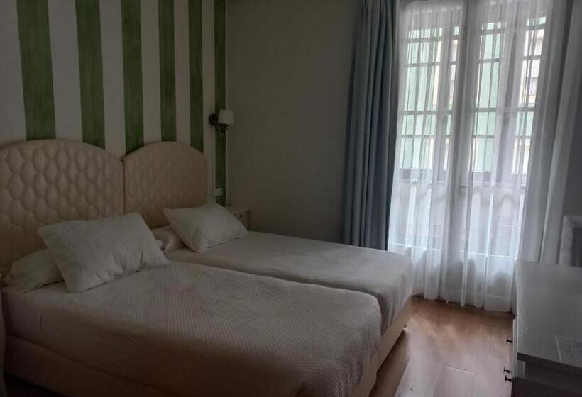 غرفة قياسية, Marina