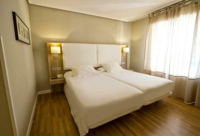 标准间, Los Lagos Nature