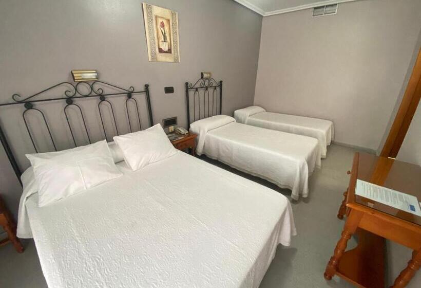 اتاق خانوادگی, Lusitania, Centro Ciudad, Parking Privado