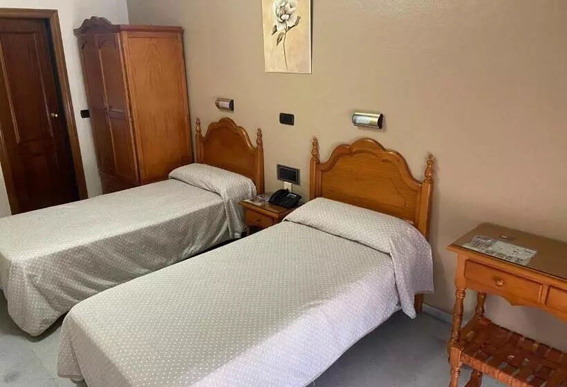 اتاق استاندارد یک نفره, Lusitania, Centro Ciudad, Parking Privado