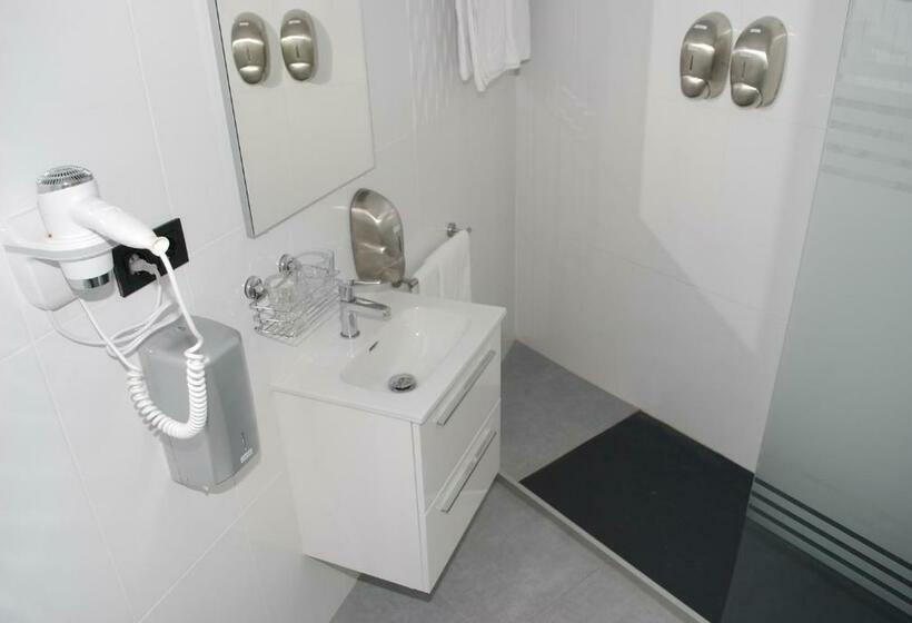 Quarto Estandar, Moli Boutique