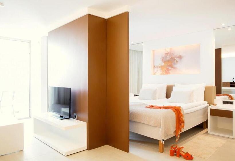 سوییت جونیور با بالکن, Monsuau Cala D Or Hotel 4 Sup   Adults Only