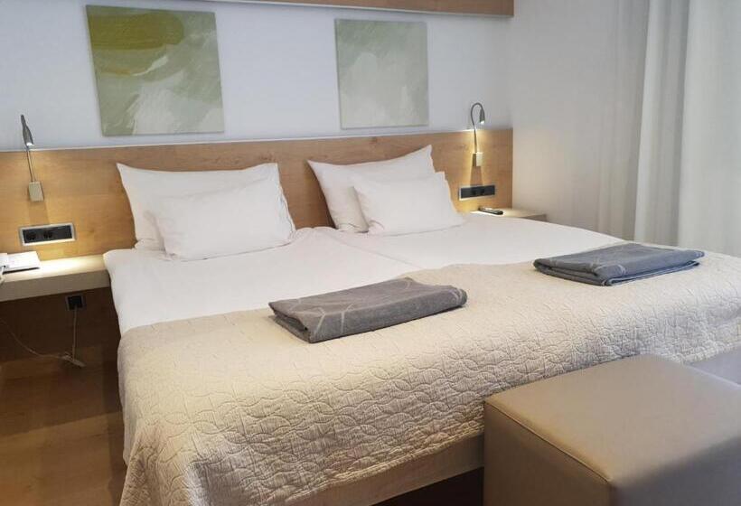 חדר סטנדרט יחיד עם מרפסת, Monsuau Cala D Or Hotel 4 Sup   Adults Only