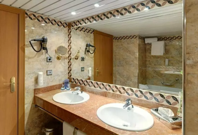 اتاق پرمیوم با چشم‌انداز دریا, Palma Bellver Affiliated By Meliá