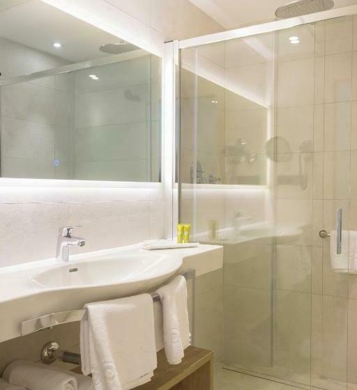 Номер Стандарт Вид на Бассейн, Presidente 4 Sup