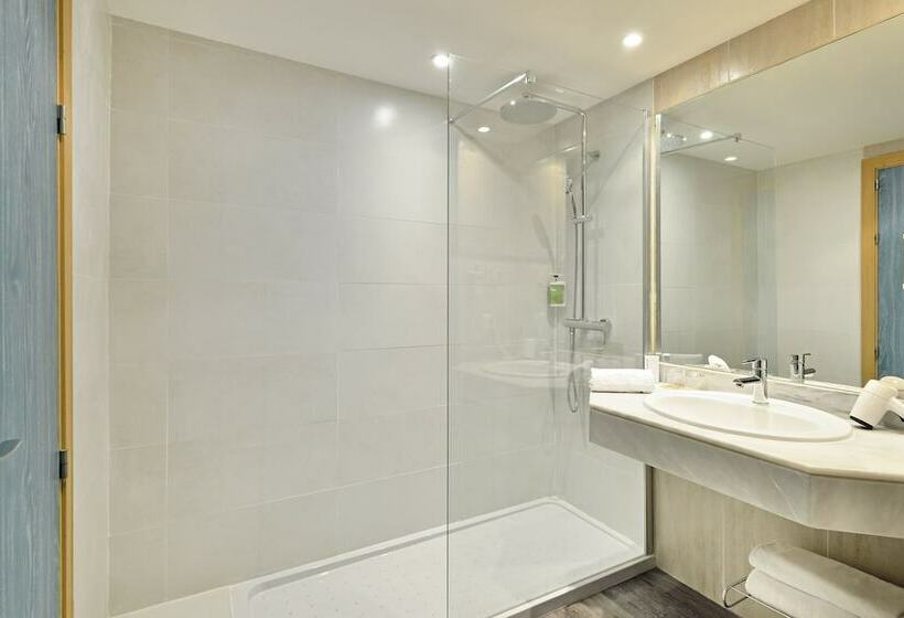 اتاق استاندارد با چشمانداز استخر, Sol Barbados