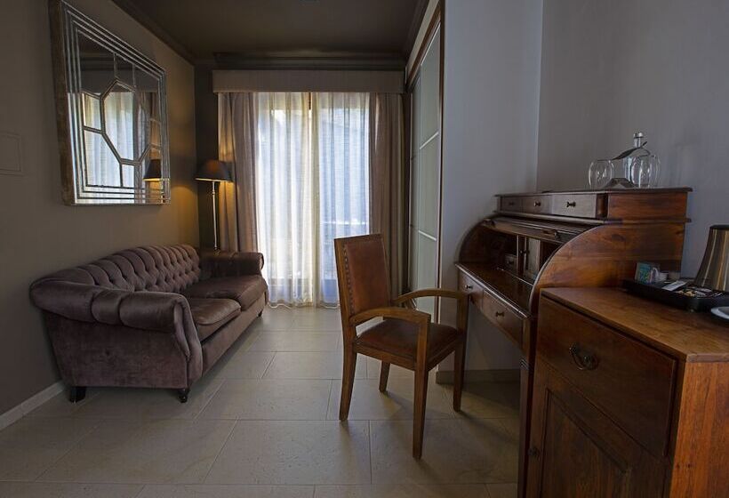 اتاق رمانتیک, Swiss Moraira  Adults Recommended