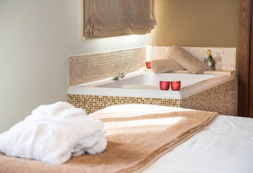 اتاق رمانتیک, Swiss Moraira  Adults Recommended