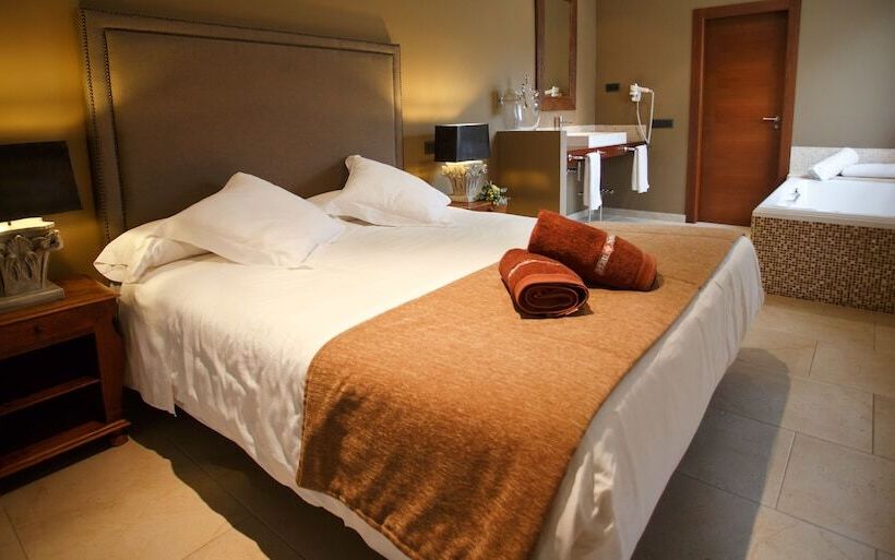 اتاق رمانتیک, Swiss Moraira  Adults Recommended