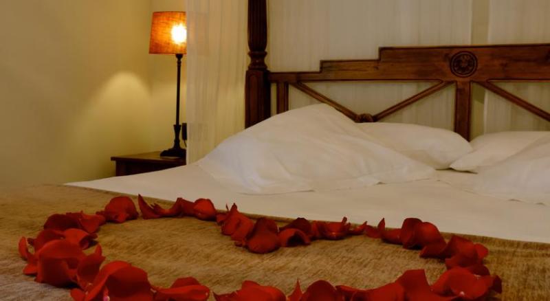 اتاق لوکس, Swiss Moraira  Adults Recommended