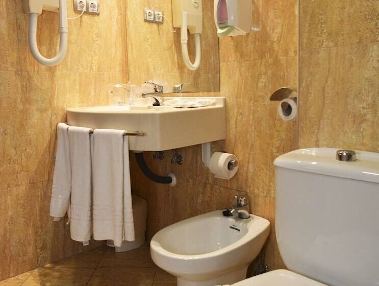 اتاق استاندارد چهار تخته, Torrejoven