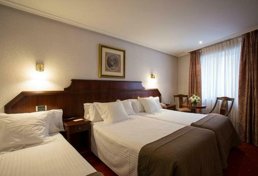 스탠다드 트리플 룸, Zentral Ramiro I