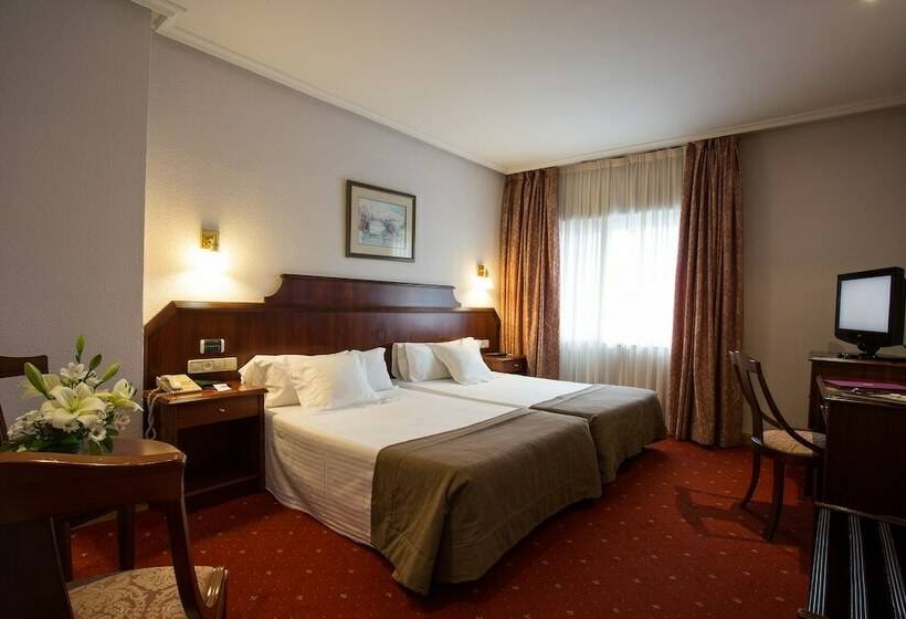 이코노미 룸, Zentral Ramiro I