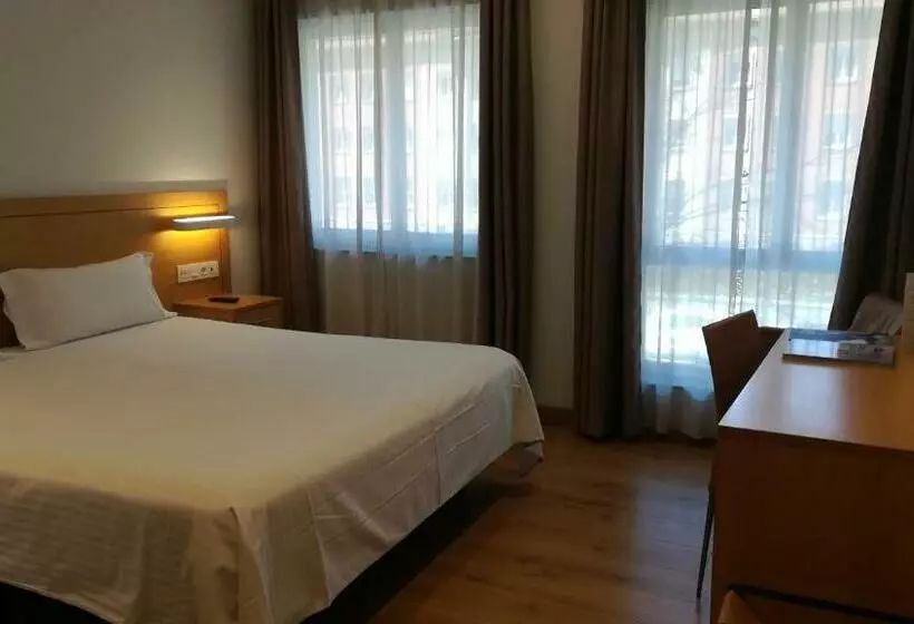 Standard-huone, Zentral Ramiro I