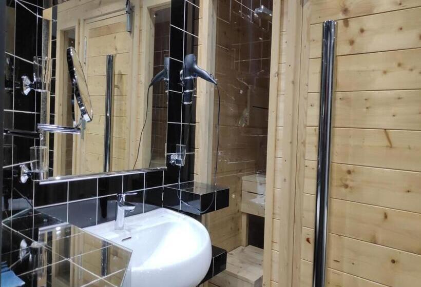 标准单人间, Plata