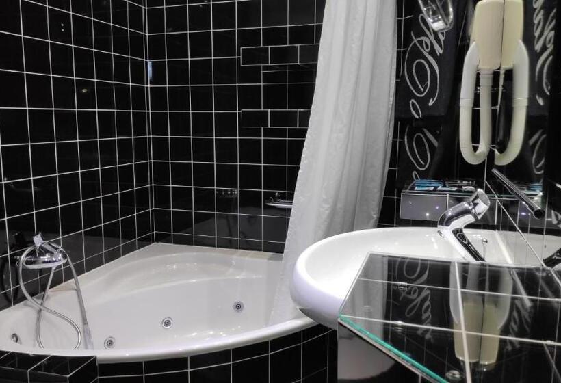 高级大房间, Plata