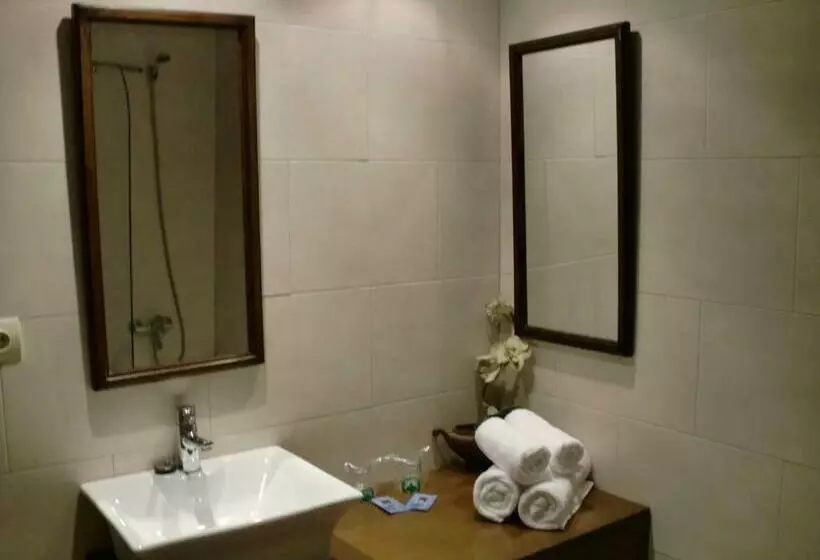 Classic Kolmen Hengen Huone, Espanya Calella - 30º hotels