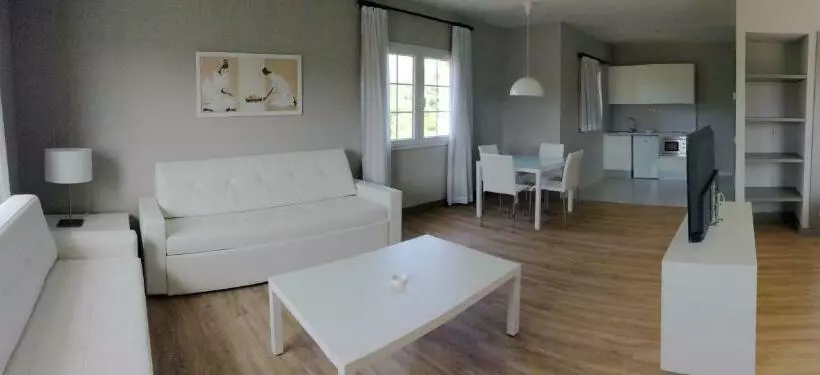 سوییت جونیور سوپریور, Hg Jardín De Menorca