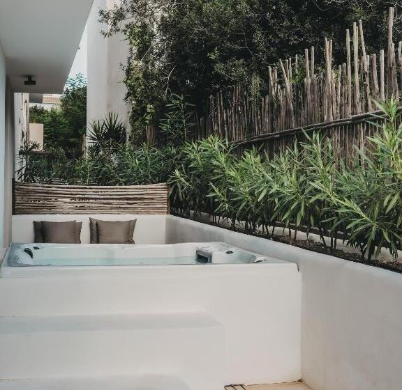 带按摩浴盆的套房, Barefoot Hotel Mallorca