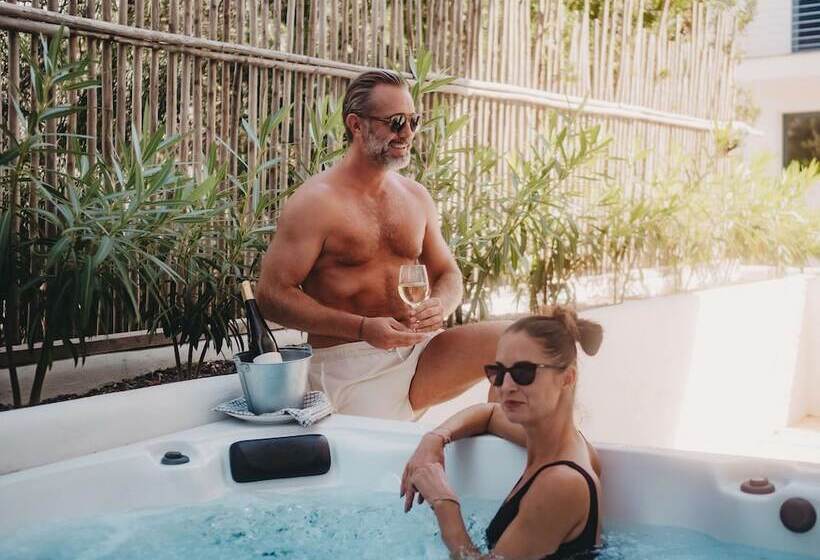 带按摩浴盆的套房, Barefoot Hotel Mallorca