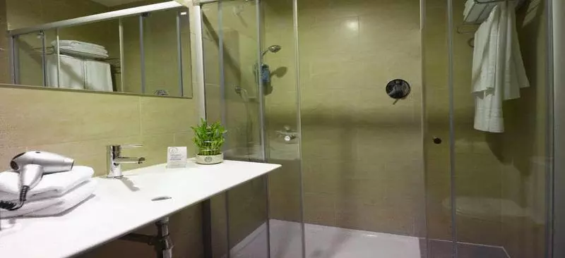 اتاق استاندارد چهار تخته, B&b Hotel Barcelona Rubí