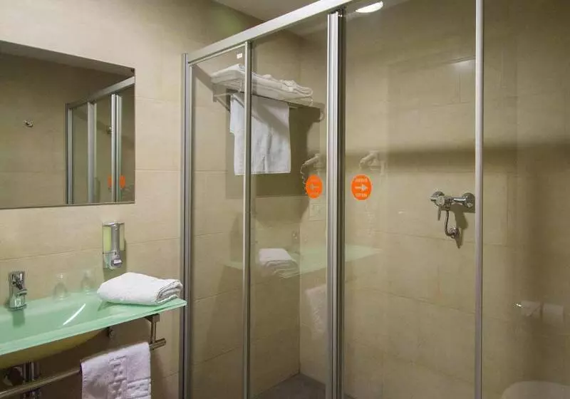 スタンダードトリプルルーム, B&b Hotel Barcelona Rubí
