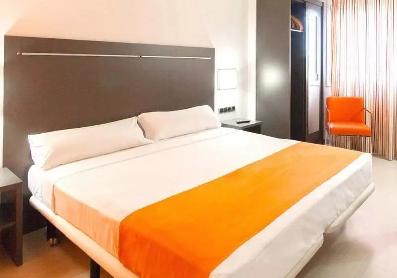 スタンダードトリプルルーム, B&b Hotel Barcelona Rubí