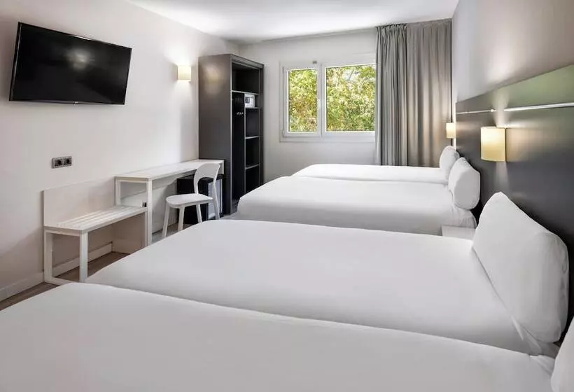 اتاق استاندارد چهار تخته, B&b Hotel Barcelona Rubí