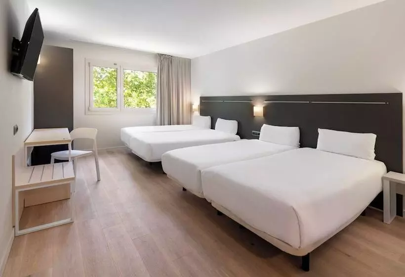 اتاق استاندارد چهار تخته, B&b Hotel Barcelona Rubí