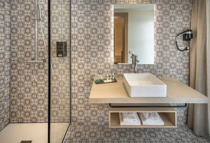 四人标准间, Alhambra