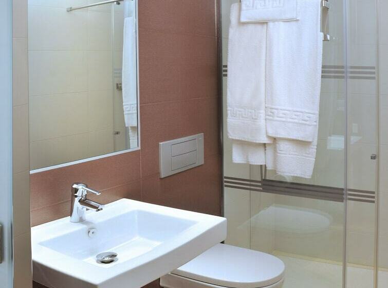 四人标准间, Alhambra