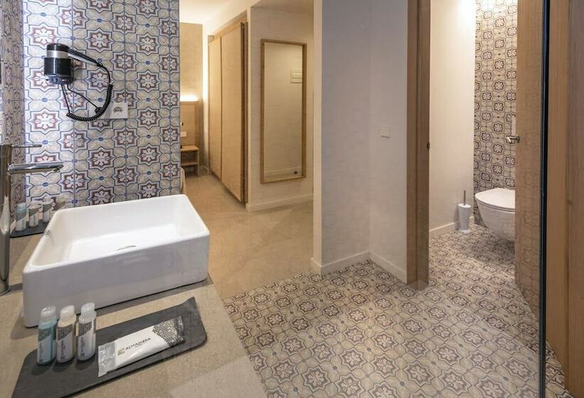 Family Suite, Alhambra