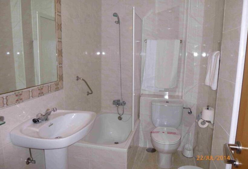 اتاق اکونومی, Alisa