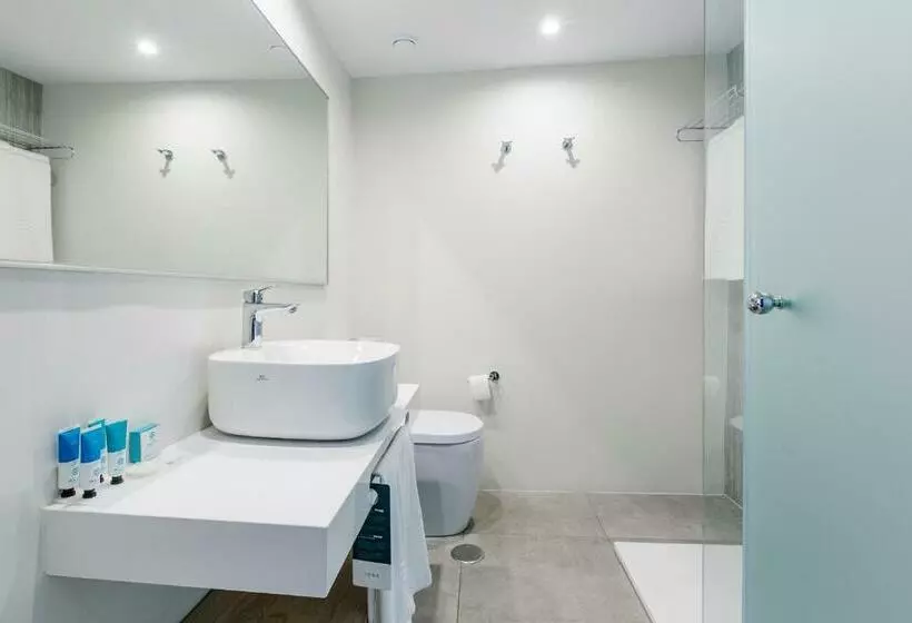اتاق لوکس سه تخته, Leonardo Royal Hotel Mallorca